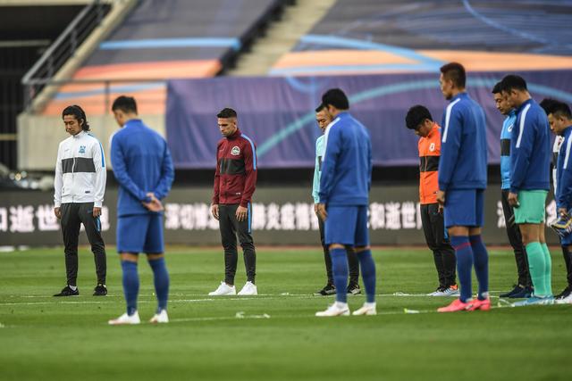 世体：亚马尔第75分钟伤退 可能周日无法出战马竞